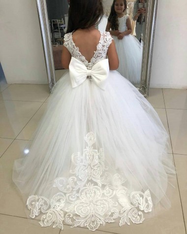 Ivory Ball Gown Chapel Train Sleeveless Flower Girl Dress Canada